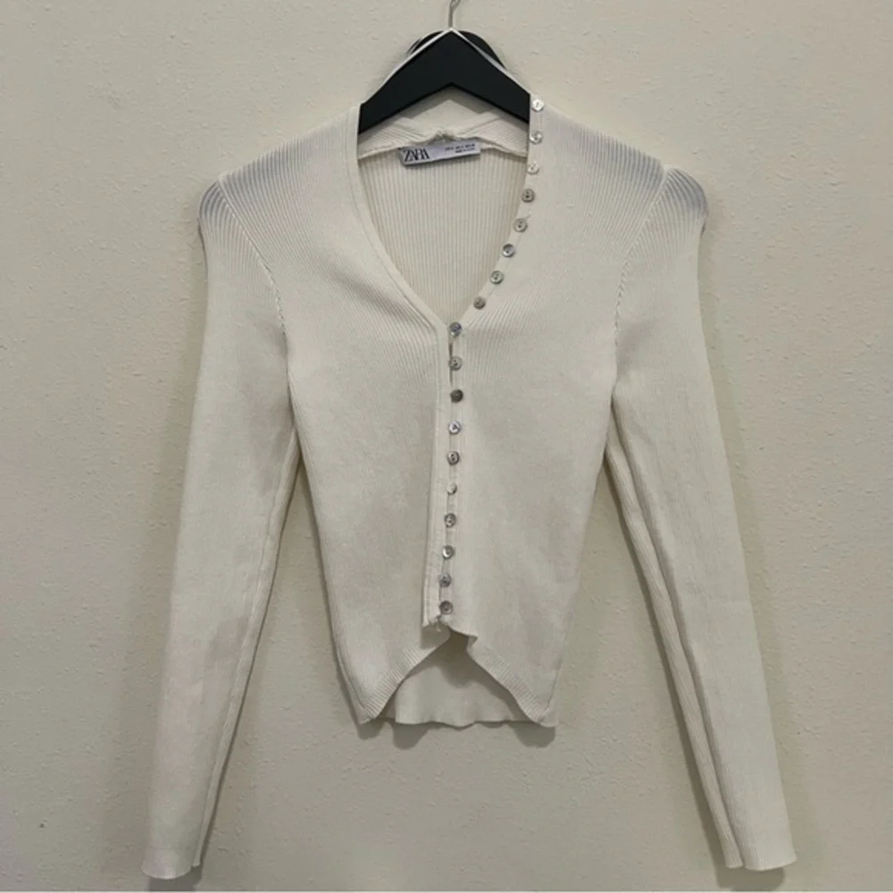 Zara Knit Button-Up Top - Picture 2 of 7
